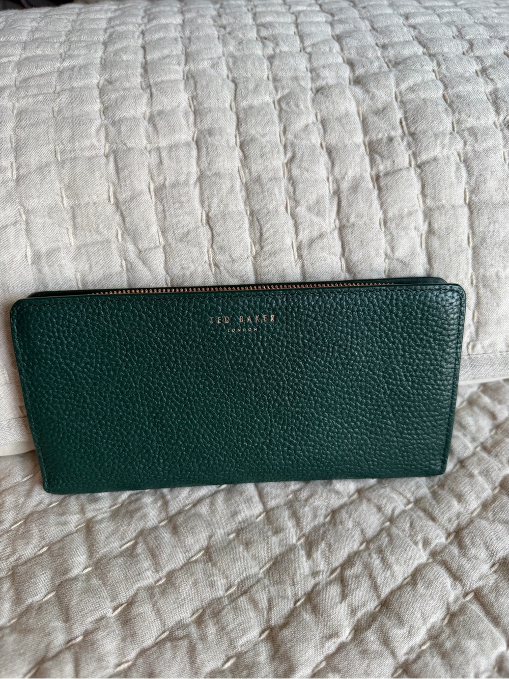 Ted Baker London Forest Green Pebbled Leather Rose Gold Zip Wallet 8.25x4.25